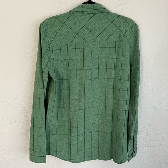 AVALANCHE Man Green Full Button Down Shirt with Zip Pocket, Size Small - Picture 6 of 7